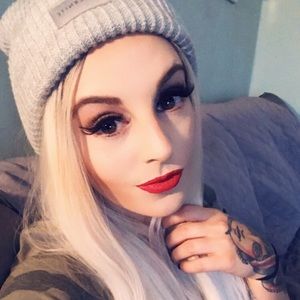 Meet your Posher, Courtney